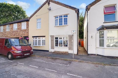 2 bedroom semi-detached house for sale - Farmers Road, Staines-Upon-Thames TW18 3JE