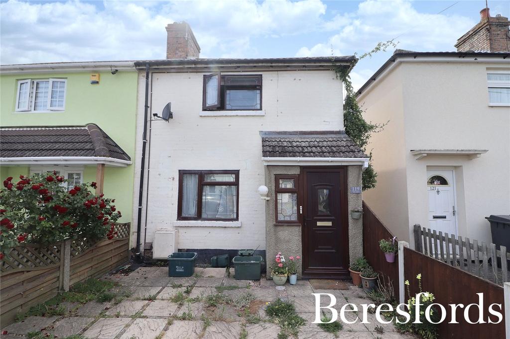 West Avenue, Chelmsford, CM1 2 bed end of terrace house £295,000