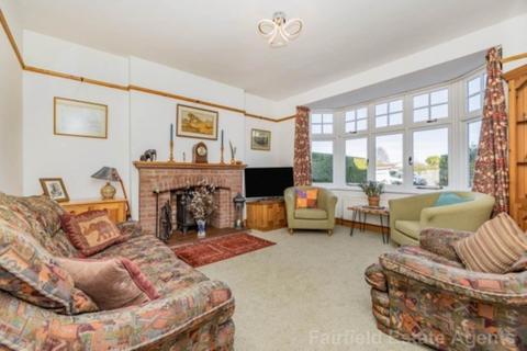 3 bedroom semi-detached house for sale, Oaklands Avenue, Watford, WD19