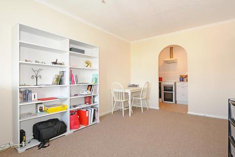84 Seymour Way, Sunbury-on-thames, TW16 7NJ