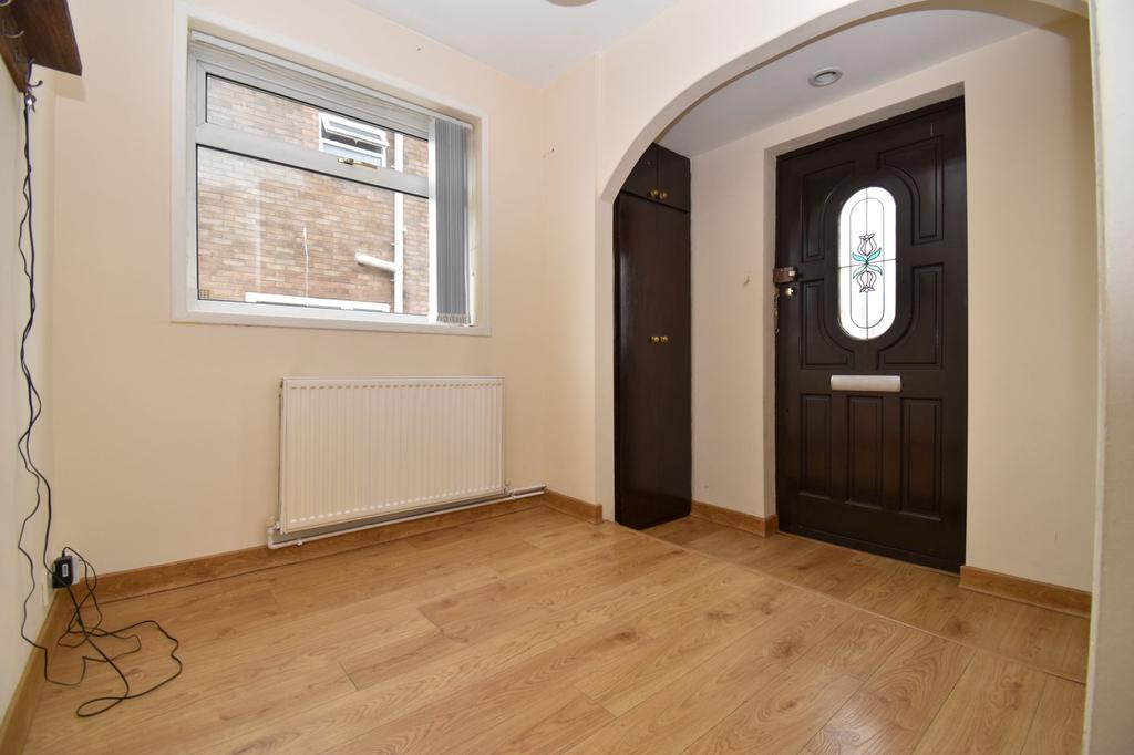Exminster Road, Coventry 3 bed semidetached house £1,400 pcm (£323 pw)