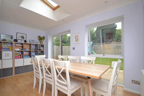 4 Bruyn Road, Fordingbridge, SP6 1QZ