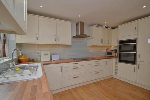 4 Bruyn Road, Fordingbridge, SP6 1QZ