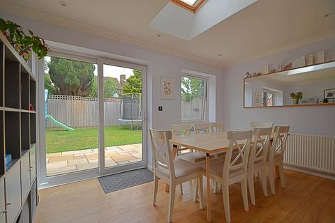 4 Bruyn Road, Fordingbridge, SP6 1QZ