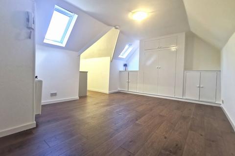 Studio to rent, West Heath Drive, Golders Green NW11