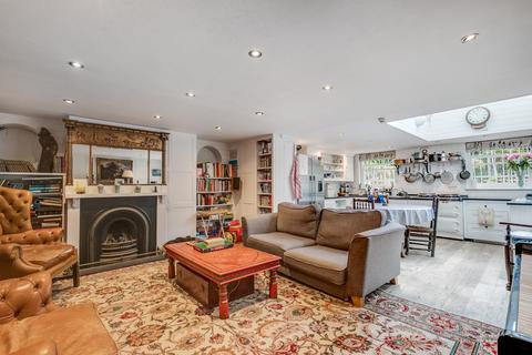6 bedroom semi-detached house for sale - Stockwell Park Crescent, London, SW9
