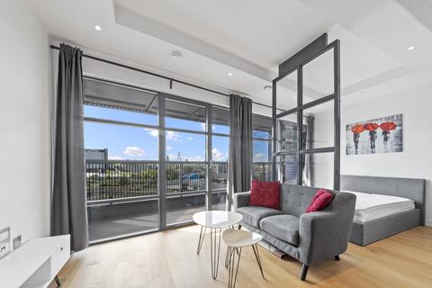 Studio to rent, Bridgewater House, London City Island, London, E14