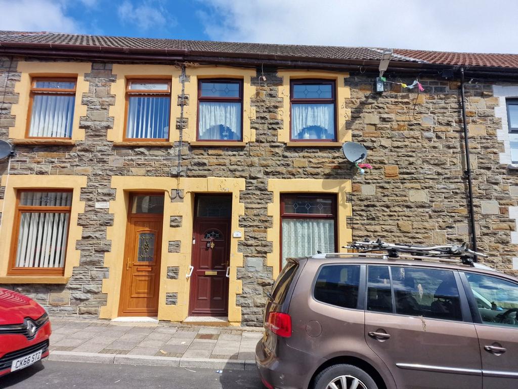 Oak Street, Ferndale, Rhondda Cynon... 3 bed terraced house £92,995
