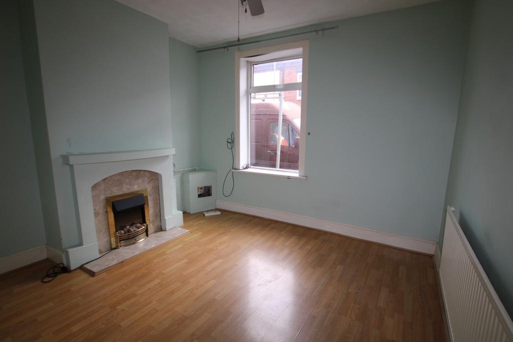Goodman Street, BurtononTrent, DE14 2 bed terraced house £125,000