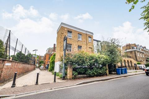 3 bedroom flat to rent, Grove Lane, London SE5