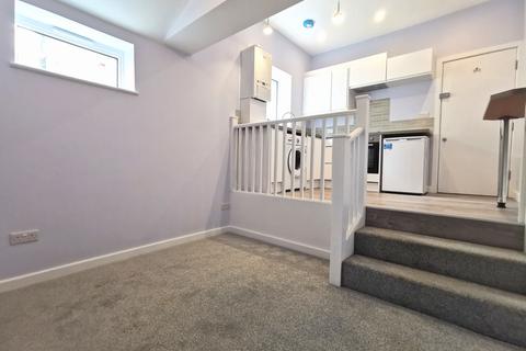 1 bedroom flat to rent, Oakleigh Road South, New Southgate N11