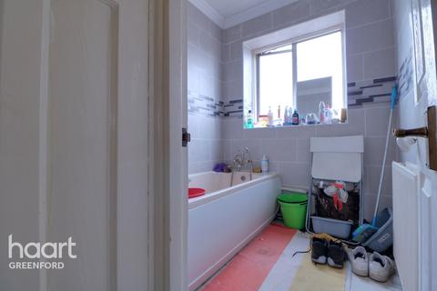 7 Welland Gardens, Perivale, Greenford, UB6 8SZ