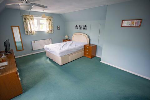 189 Bush Road, Cuxton, Rochester, ME2 1HB