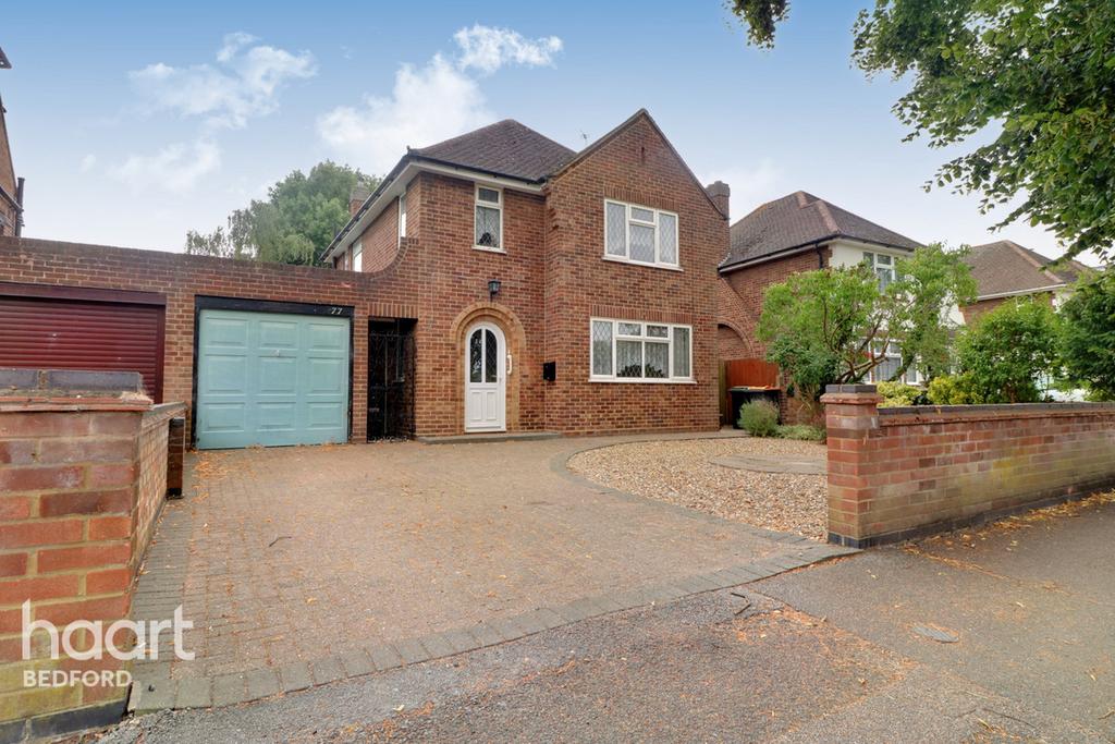 Queens Drive, Bedford 3 bed detached house £425,000