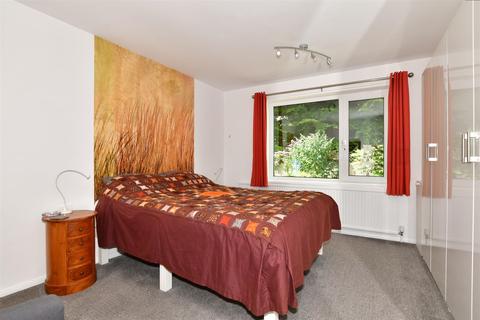 5 Kenilworth Close, St Margarets Bay, Dover, CT15 6BY