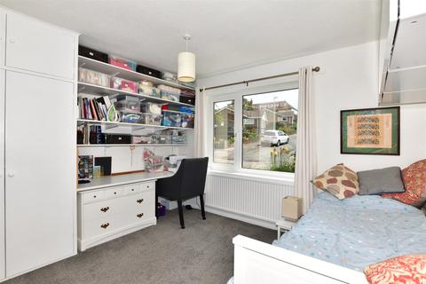 5 Kenilworth Close, St Margarets Bay, Dover, CT15 6BY
