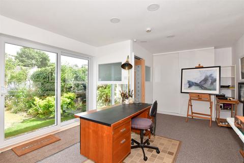5 Kenilworth Close, St Margarets Bay, Dover, CT15 6BY
