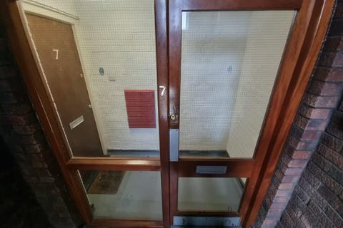 2 bedroom triplex to rent, Wellington Court, Wellington Street, Luton