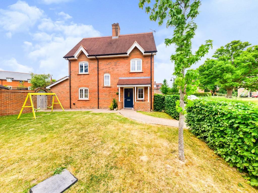 Heydon Way, Broadbridge Heath 3 bed semidetached house £450,000