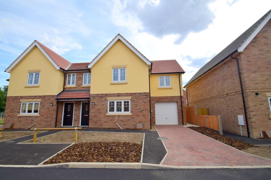 Saxon Crescent, Haverhill 3 bed semidetached house £146,000