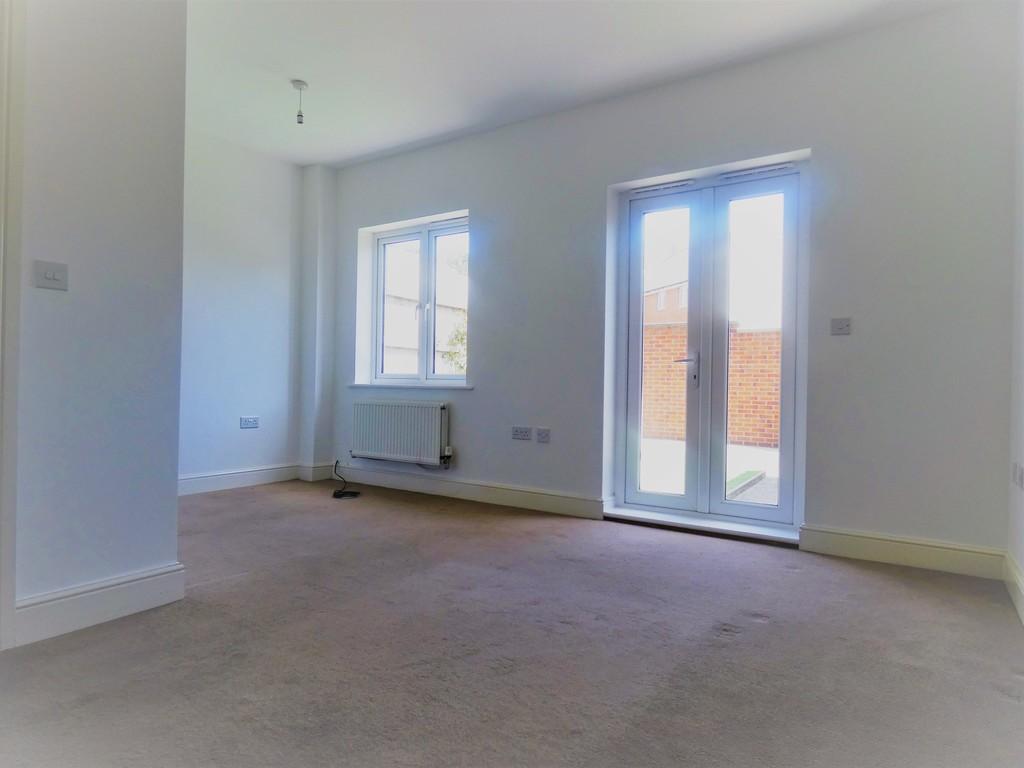 Lon Yr Ardd, Parc Derwen, Bridgend... 2 bed end of terrace house £775