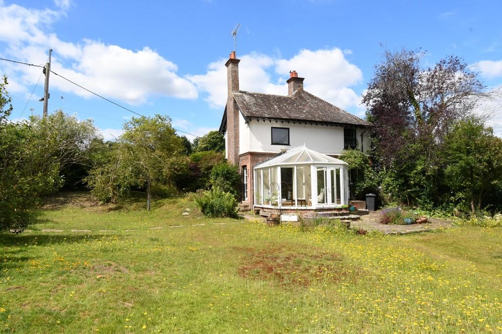 Witley 3 bed detached house £875,000