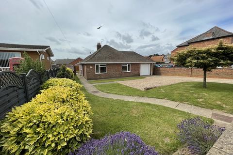 2 bedroom detached bungalow for sale - High Road, Whaplode