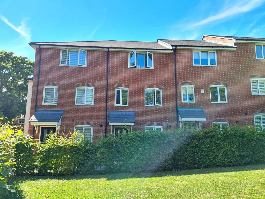 Firecracker Drive, Locks Heath 4 bed townhouse £385,000