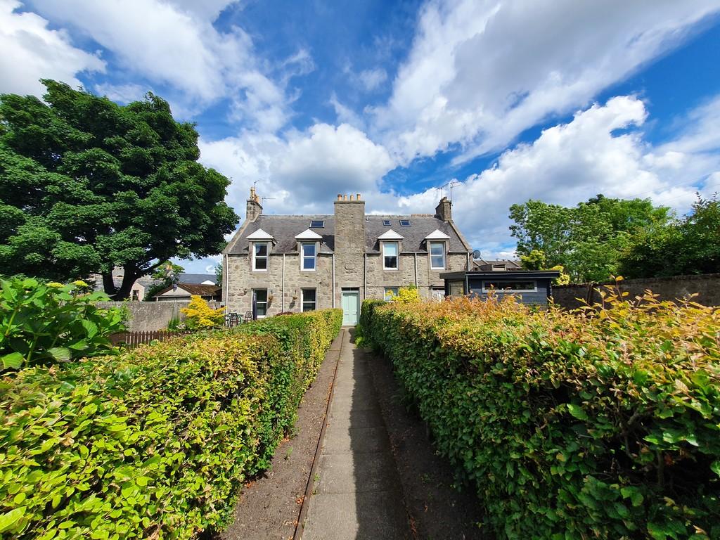 Mount Street, Aberdeen 2 bed apartment to rent £750 pcm (£173 pw)