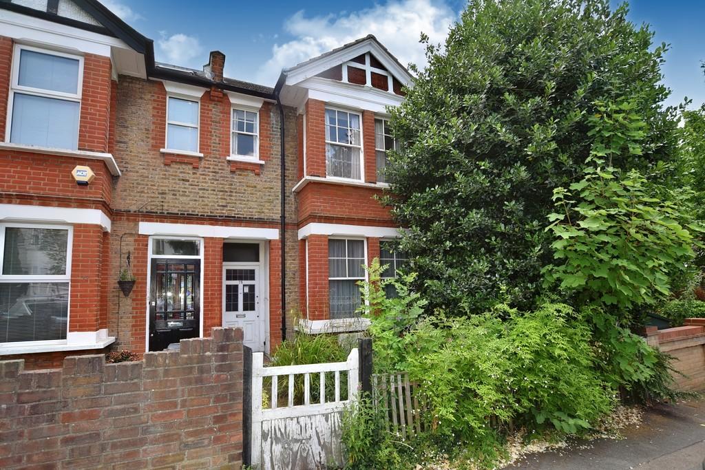Wellington Road, Wanstead 3 bed semidetached house £975,000
