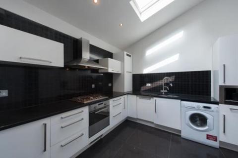 23 Belsize Crescent, London, NW3 5QY