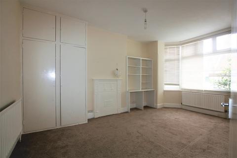 95 Park Avenue, Mitcham, CR4 2ES