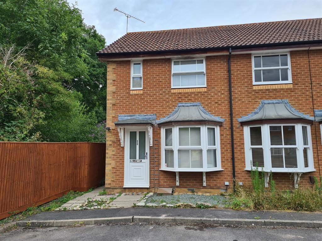 Mannock Way, Woodley, Reading, RG5 4XW 2 bed end of terrace house £