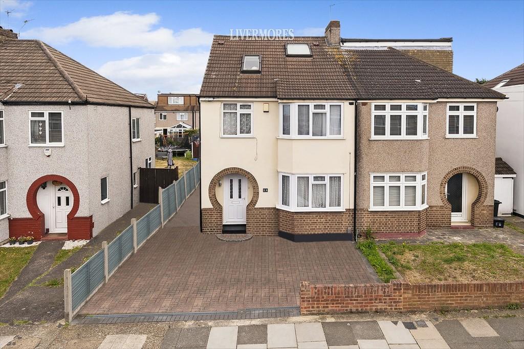 James Road, West Dartford 4 bed semidetached house £575,000