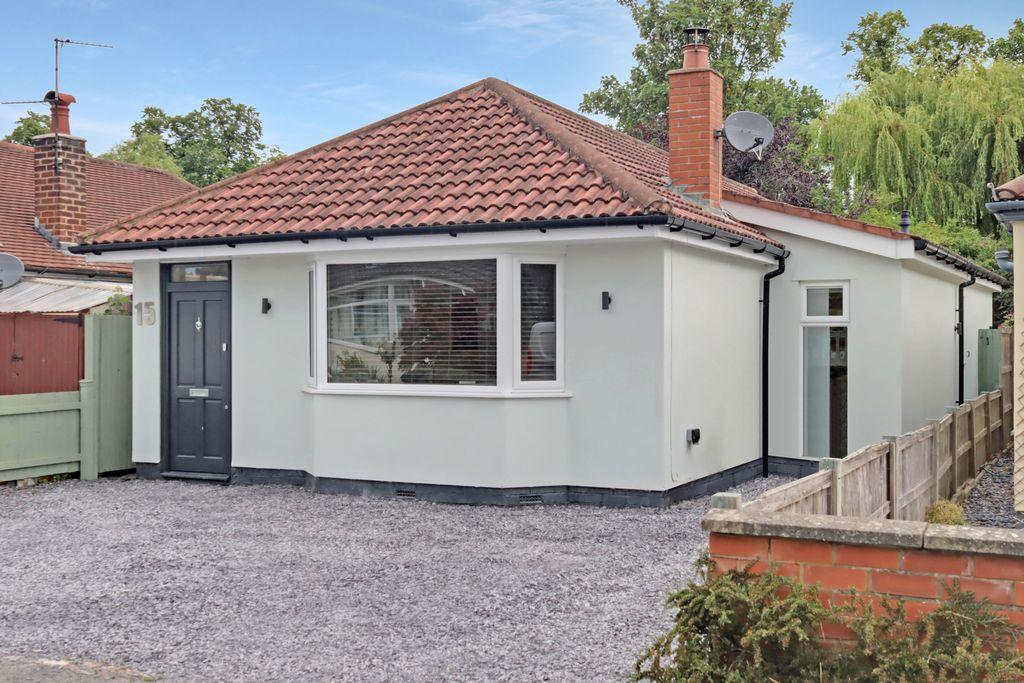Oakfield Avenue, Chester CH2 1LQ 3 bed detached bungalow £365,000