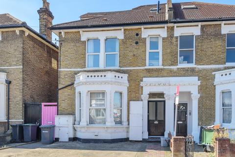 36c Ringstead Road, London, SE6 2BP