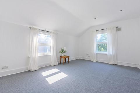 36c Ringstead Road, London, SE6 2BP