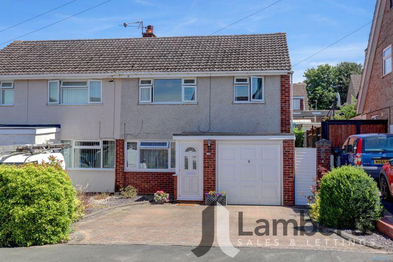St. Martins Avenue, Studley 3 bed semidetached house £300,000
