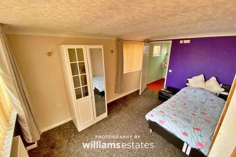 4 Broadway, Prestatyn, LL19 8AU