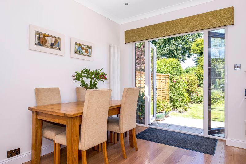 Dining area to...