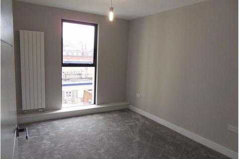 2 bedroom apartment to rent - Victoria Avenue, Southend-On-Sea