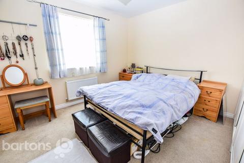 4 Bradman Walk, Rotherham, S62 7AE