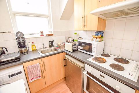 Flat 5, 5 Blackall Road, Exeter, EX4 4HD