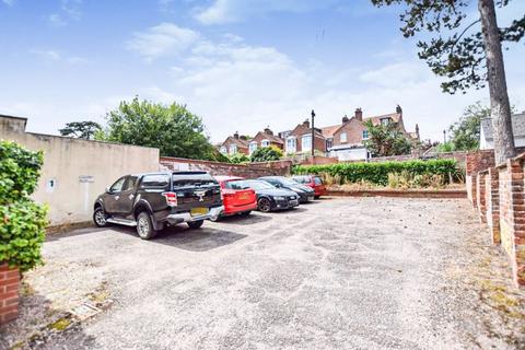 Flat 5, 5 Blackall Road, Exeter, EX4 4HD
