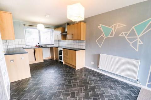 3 bedroom terraced house to rent, Sawston Avenue, Hull