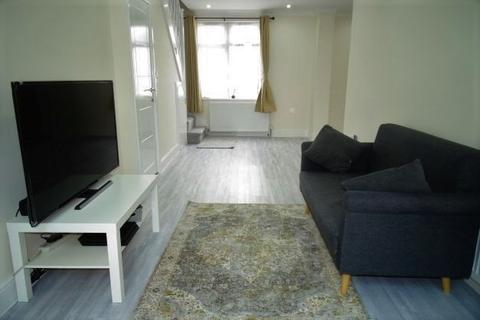 4 Ethel Road, Ashford, TW15 3RB