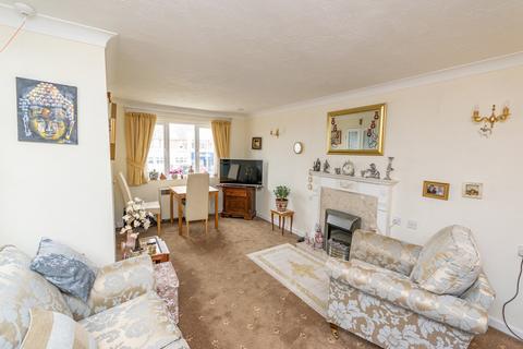 2 bedroom apartment for sale - Clifton Drive North, Lytham St Annes, FY8