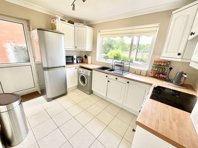 Hillwood Road, Madeley Heath 3 bed detached house £225,000