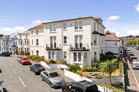 2 bedroom apartment for sale - Stade Street, Hythe, CT21