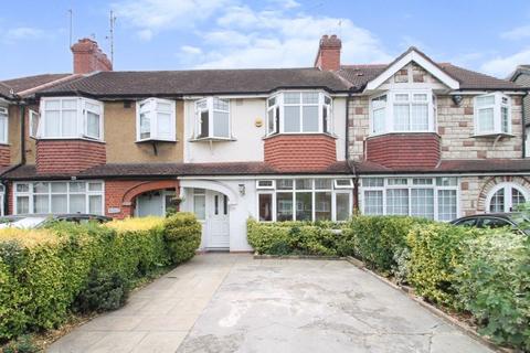 3 bedroom terraced house to rent, Malden Avenue, Greenford